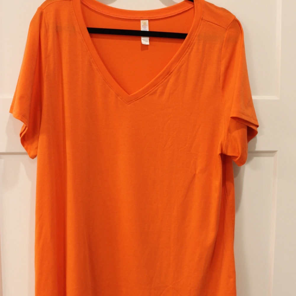 LuLaRoe Christy T shirt